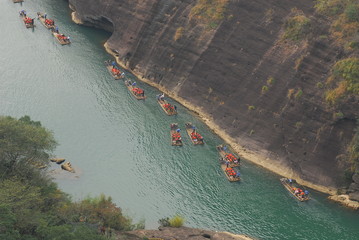 李佳薇 冯天薇 于梦雨 是中国人吗