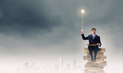 按揭买三十万左右的车三年时间月供多少