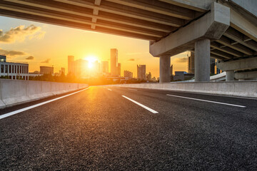李佳薇 冯天薇 于梦雨 是中国人吗